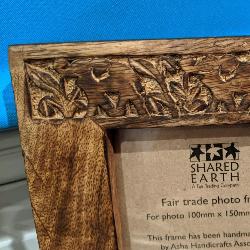 Mango wood photo picture frame elephant design hand carved 4x6"