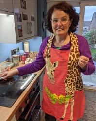 Apron, cotton, giraffe design, one-size to fit adult